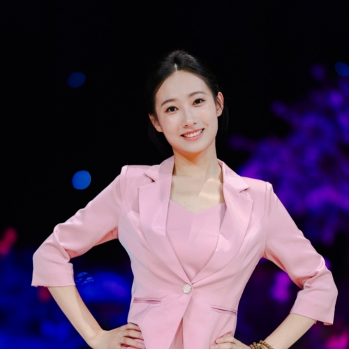 Доктор Ларри Лю — генеральный директор EVA Electronics.