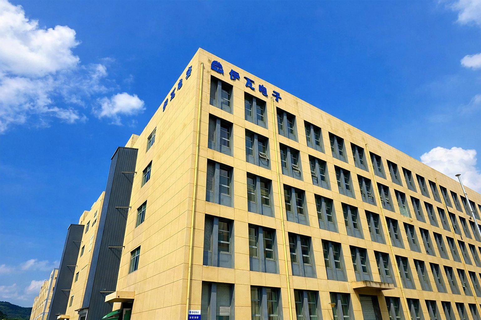 Видеопрезентация компании EVA Capacitor