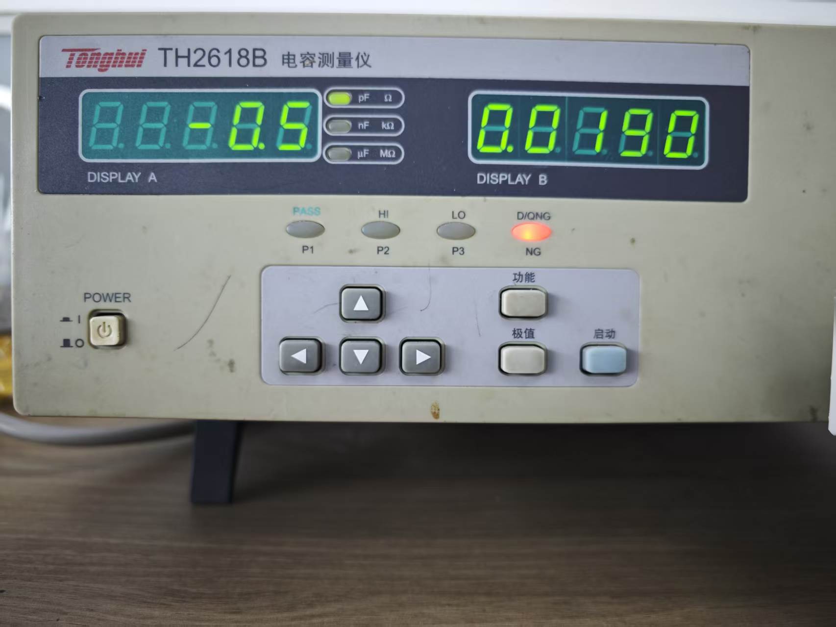 CBB61 4uF capacitor capacitance testing using professional measuring equipment